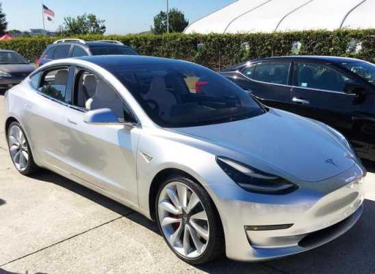 新款特斯拉cdk，新款特斯拉Model3官图实车曝光）